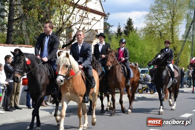 Zdjęcie w galerii na portalu naszraciborz.pl: Galopem, czyli finał bieńkowickiej procesji konnej  wiadomości z regionu