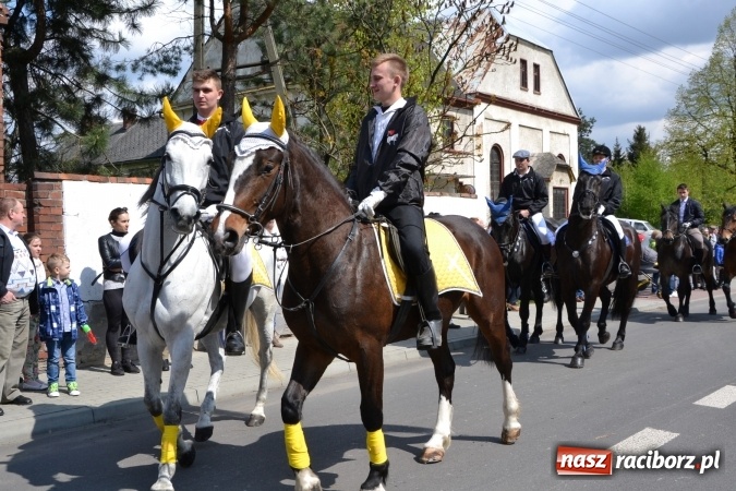 Zdjęcie w galerii na portalu naszraciborz.pl: Galopem, czyli finał bieńkowickiej procesji konnej  wiadomości z regionu