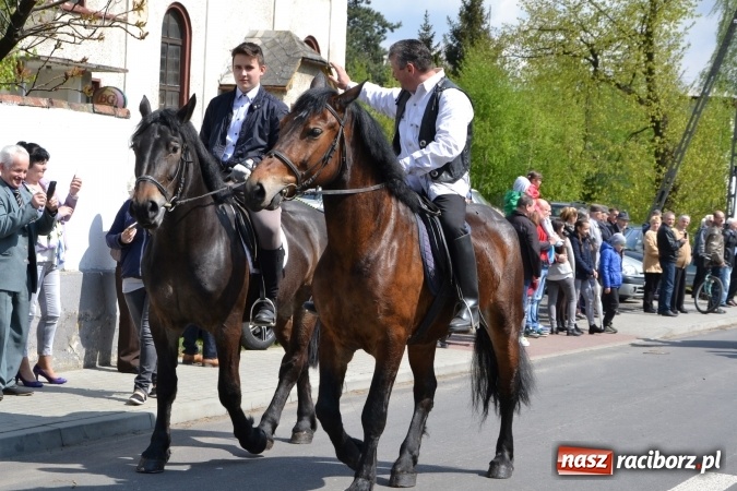 Zdjęcie w galerii na portalu naszraciborz.pl: Galopem, czyli finał bieńkowickiej procesji konnej  wiadomości z regionu