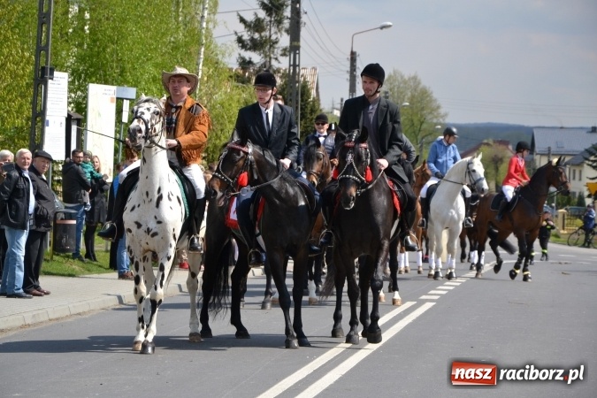 Zdjęcie w galerii na portalu naszraciborz.pl: Galopem, czyli finał bieńkowickiej procesji konnej  wiadomości z regionu