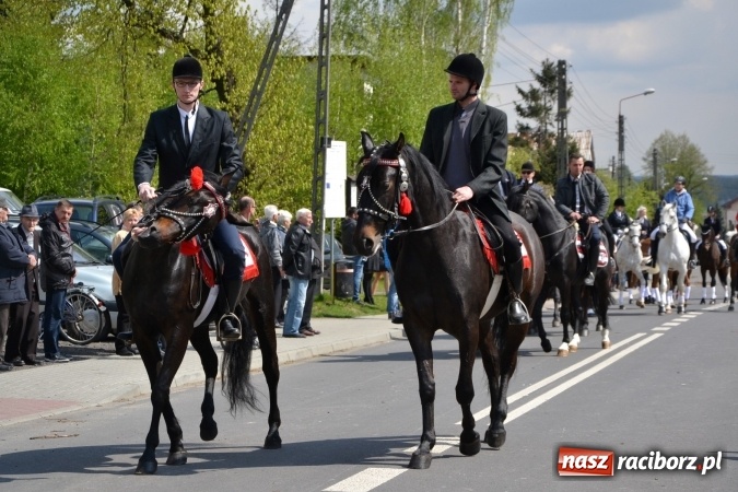 Zdjęcie w galerii na portalu naszraciborz.pl: Galopem, czyli finał bieńkowickiej procesji konnej  wiadomości z regionu