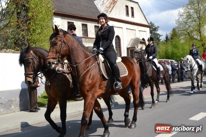 Zdjęcie w galerii na portalu naszraciborz.pl: Galopem, czyli finał bieńkowickiej procesji konnej  wiadomości z regionu