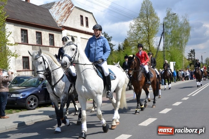 Zdjęcie w galerii na portalu naszraciborz.pl: Galopem, czyli finał bieńkowickiej procesji konnej  wiadomości z regionu