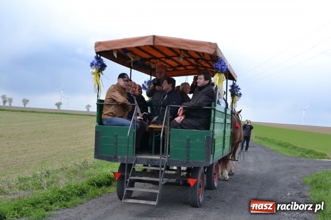 Zdjęcie w galerii na portalu naszraciborz.pl: Galopem, czyli finał bieńkowickiej procesji konnej  wiadomości z regionu
