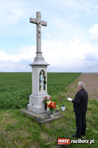 Zdjęcie w galerii na portalu naszraciborz.pl: Galopem, czyli finał bieńkowickiej procesji konnej  wiadomości z regionu