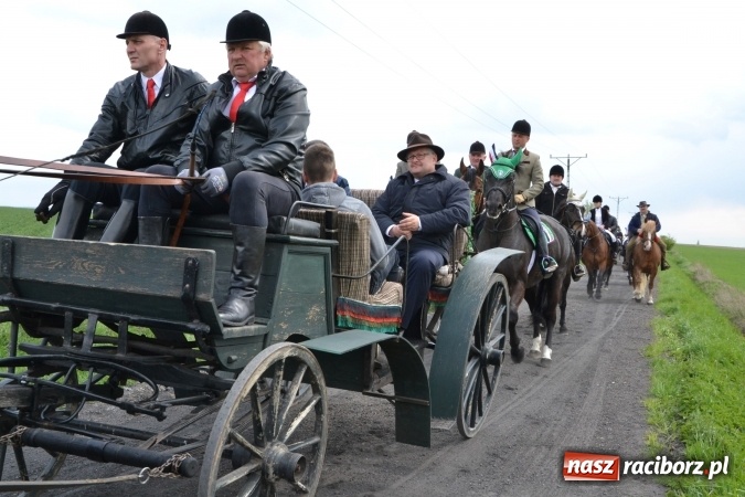 Zdjęcie w galerii na portalu naszraciborz.pl: Galopem, czyli finał bieńkowickiej procesji konnej  wiadomości z regionu