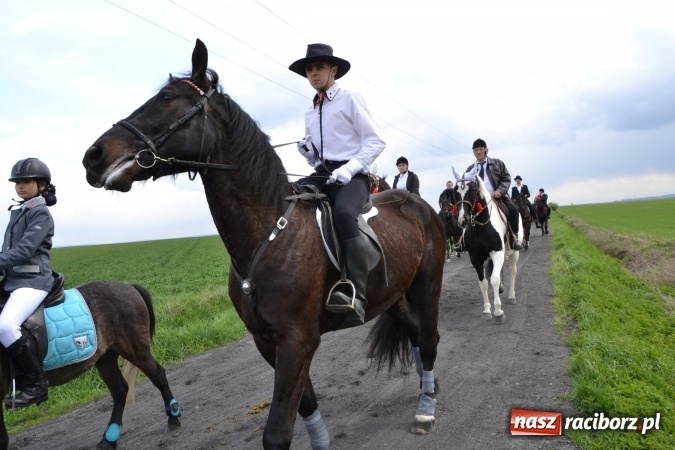Zdjęcie w galerii na portalu naszraciborz.pl: Galopem, czyli finał bieńkowickiej procesji konnej  wiadomości z regionu