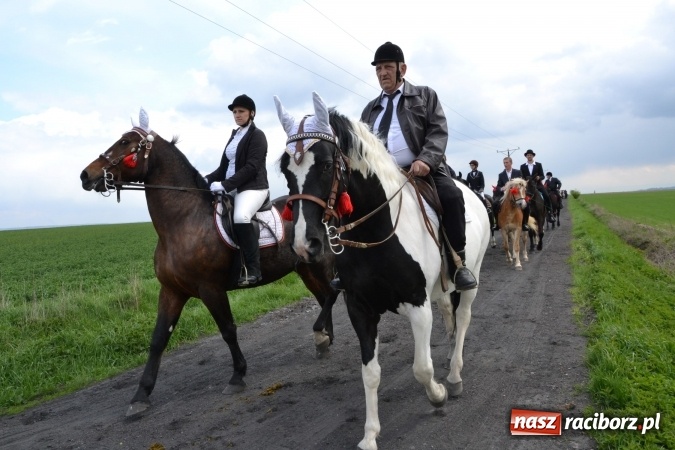 Zdjęcie w galerii na portalu naszraciborz.pl: Galopem, czyli finał bieńkowickiej procesji konnej  wiadomości z regionu