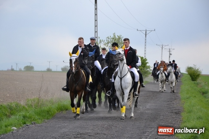 Zdjęcie w galerii na portalu naszraciborz.pl: Galopem, czyli finał bieńkowickiej procesji konnej  wiadomości z regionu