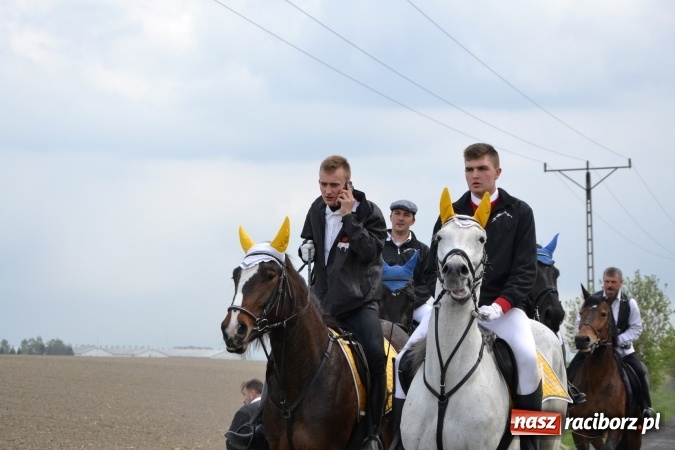 Zdjęcie w galerii na portalu naszraciborz.pl: Galopem, czyli finał bieńkowickiej procesji konnej  wiadomości z regionu