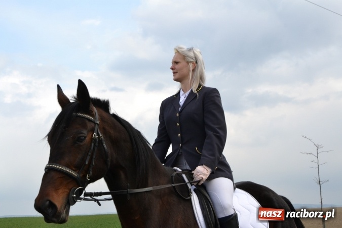Zdjęcie w galerii na portalu naszraciborz.pl: Galopem, czyli finał bieńkowickiej procesji konnej  wiadomości z regionu