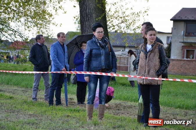 Zdjęcie w galerii na portalu naszraciborz.pl: Galopem, czyli finał bieńkowickiej procesji konnej  wiadomości z regionu