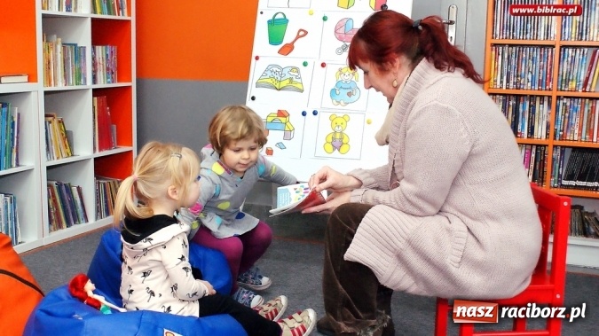 Zdjęcie w galerii na portalu naszraciborz.pl: Głośne czytanie i kolorowe zabawki - Klub Malucha zorganizował kolejne spotkanie wiadomości z regionu