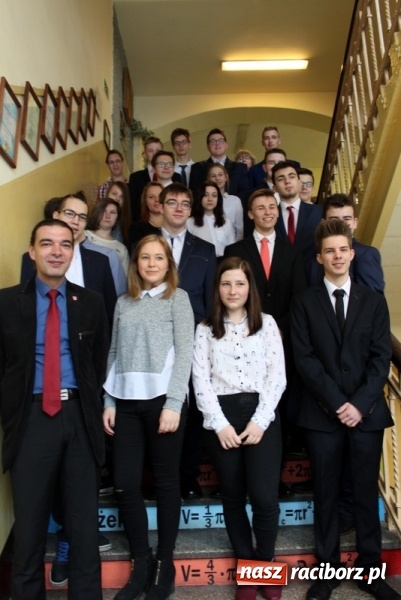 Zdjęcie w galerii na portalu naszraciborz.pl: Pierwszy dzień egzaminów w Gimnazjum nr 5 wiadomości z regionu