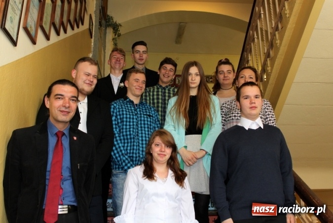 Zdjęcie w galerii na portalu naszraciborz.pl: Pierwszy dzień egzaminów w Gimnazjum nr 5 wiadomości z regionu