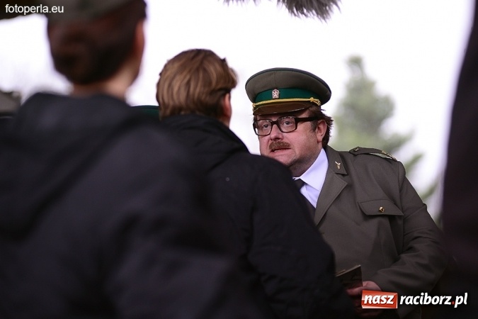 Zdjęcie w galerii na portalu naszraciborz.pl: Przejście graniczne w Chałupkach na wielkim ekranie - wczoraj odbył się przedpremierowy pokaz&nbsp;filmu Gwiazdy wiadomości z regionu