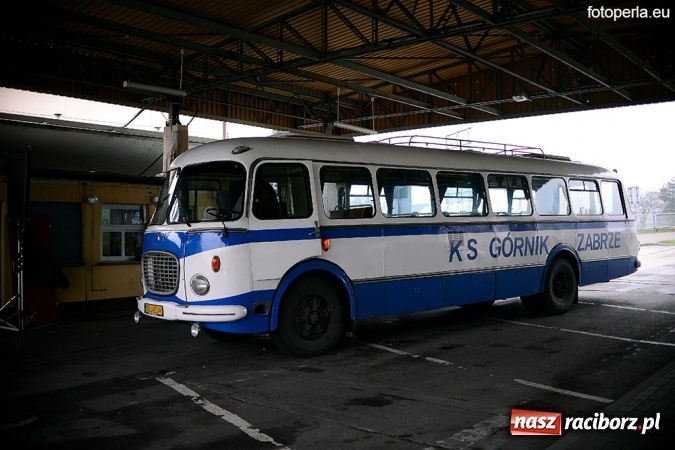 Zdjęcie w galerii na portalu naszraciborz.pl: Przejście graniczne w Chałupkach na wielkim ekranie - wczoraj odbył się przedpremierowy pokaz&nbsp;filmu Gwiazdy wiadomości z regionu