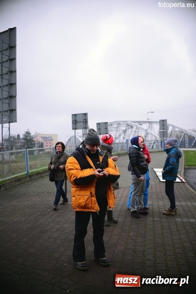 Zdjęcie w galerii na portalu naszraciborz.pl: Przejście graniczne w Chałupkach na wielkim ekranie - wczoraj odbył się przedpremierowy pokaz&nbsp;filmu Gwiazdy wiadomości z regionu