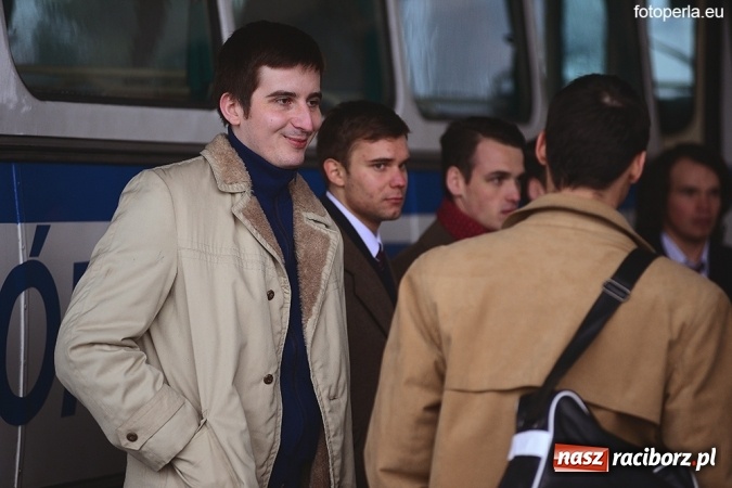 Zdjęcie w galerii na portalu naszraciborz.pl: Przejście graniczne w Chałupkach na wielkim ekranie - wczoraj odbył się przedpremierowy pokaz&nbsp;filmu Gwiazdy wiadomości z regionu