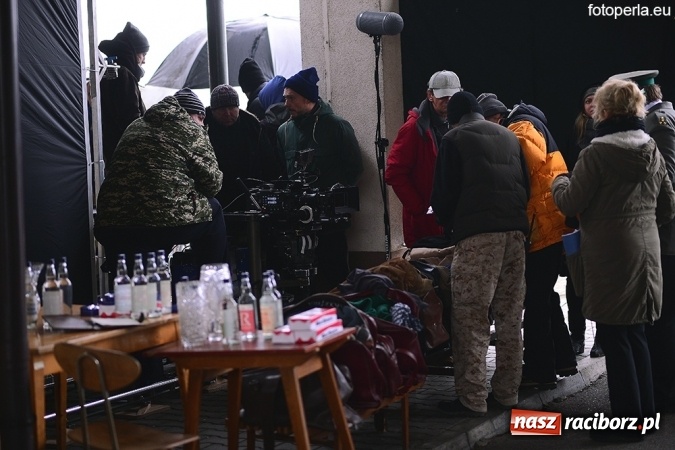 Zdjęcie w galerii na portalu naszraciborz.pl: Przejście graniczne w Chałupkach na wielkim ekranie - wczoraj odbył się przedpremierowy pokaz&nbsp;filmu Gwiazdy wiadomości z regionu