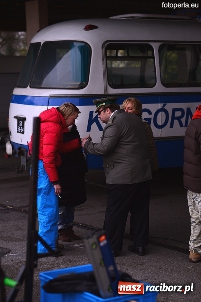 Zdjęcie w galerii na portalu naszraciborz.pl: Przejście graniczne w Chałupkach na wielkim ekranie - wczoraj odbył się przedpremierowy pokaz&nbsp;filmu Gwiazdy wiadomości z regionu