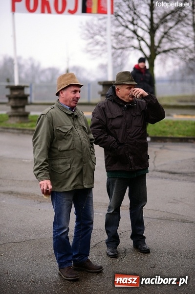 Zdjęcie w galerii na portalu naszraciborz.pl: Przejście graniczne w Chałupkach na wielkim ekranie - wczoraj odbył się przedpremierowy pokaz&nbsp;filmu Gwiazdy wiadomości z regionu