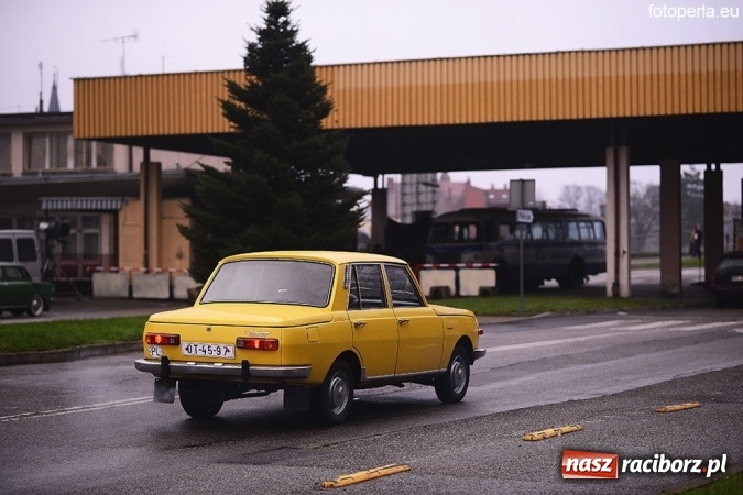 Zdjęcie w galerii na portalu naszraciborz.pl: Przejście graniczne w Chałupkach na wielkim ekranie - wczoraj odbył się przedpremierowy pokaz&nbsp;filmu Gwiazdy wiadomości z regionu