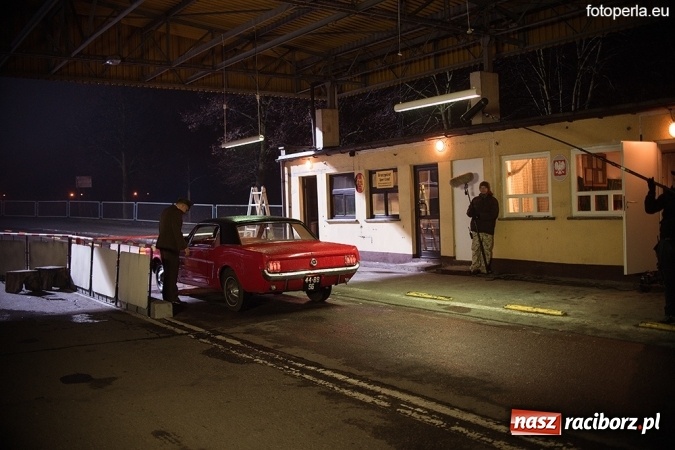 Zdjęcie w galerii na portalu naszraciborz.pl: Przejście graniczne w Chałupkach na wielkim ekranie - wczoraj odbył się przedpremierowy pokaz&nbsp;filmu Gwiazdy wiadomości z regionu