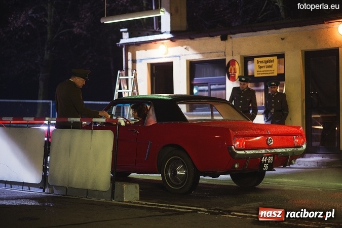 Zdjęcie w galerii na portalu naszraciborz.pl: Przejście graniczne w Chałupkach na wielkim ekranie - wczoraj odbył się przedpremierowy pokaz&nbsp;filmu Gwiazdy wiadomości z regionu