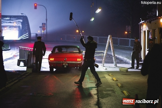 Zdjęcie w galerii na portalu naszraciborz.pl: Przejście graniczne w Chałupkach na wielkim ekranie - wczoraj odbył się przedpremierowy pokaz&nbsp;filmu Gwiazdy wiadomości z regionu