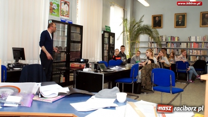 Zdjęcie w galerii na portalu naszraciborz.pl: Warsztaty o (anty)dyskryminowaniu w raciborskiej bibliotece  wiadomości z regionu