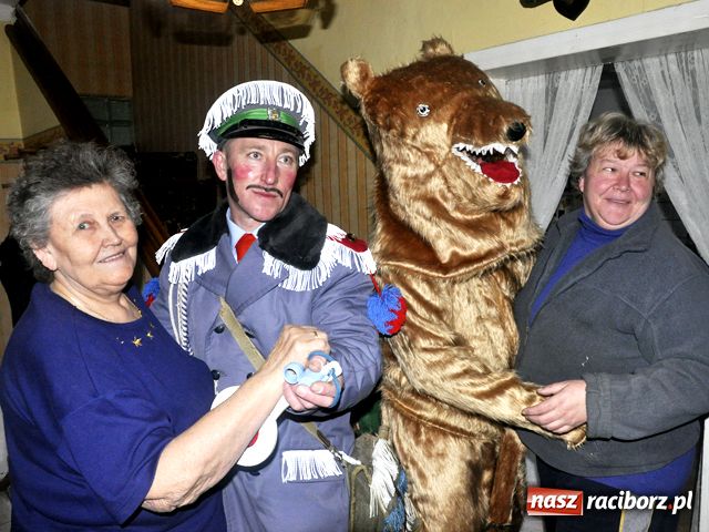 Zdjęcie w galerii na portalu naszraciborz.pl: Ber chodzi już po domach wiadomości z regionu