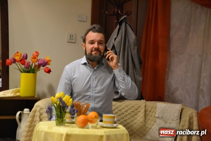 Zdjęcie w galerii na portalu naszraciborz.pl: Członkowie SITG Oddział w Rybniku wzięli udział w spektaklu Rozmówki na linii wiadomości z regionu