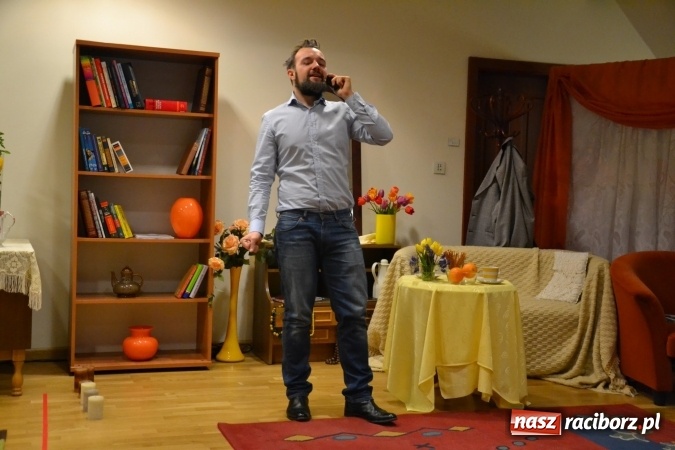 Zdjęcie w galerii na portalu naszraciborz.pl: Członkowie SITG Oddział w Rybniku wzięli udział w spektaklu Rozmówki na linii wiadomości z regionu