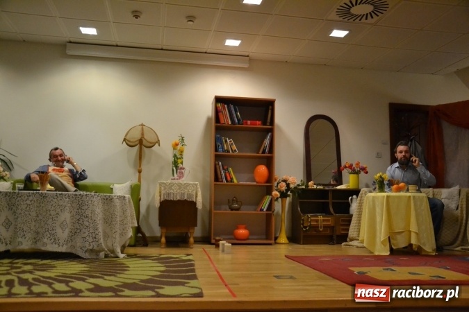 Zdjęcie w galerii na portalu naszraciborz.pl: Członkowie SITG Oddział w Rybniku wzięli udział w spektaklu Rozmówki na linii wiadomości z regionu