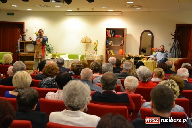 Zdjęcie w galerii na portalu naszraciborz.pl: Członkowie SITG Oddział w Rybniku wzięli udział w spektaklu Rozmówki na linii wiadomości z regionu