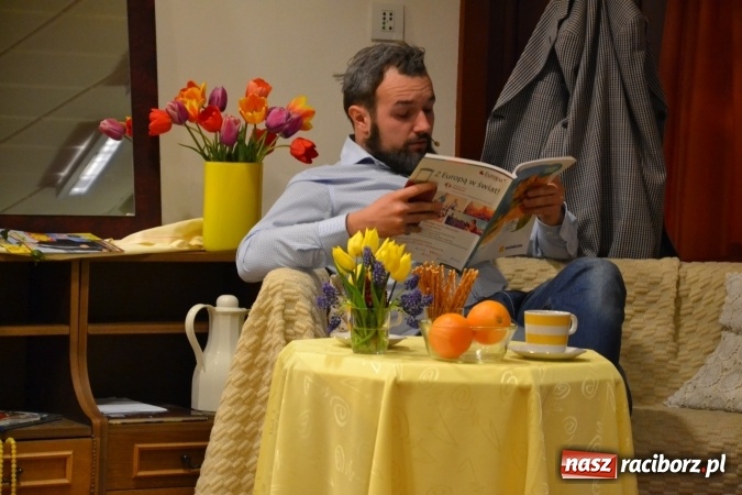 Zdjęcie w galerii na portalu naszraciborz.pl: Członkowie SITG Oddział w Rybniku wzięli udział w spektaklu Rozmówki na linii wiadomości z regionu