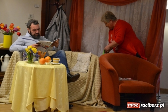 Zdjęcie w galerii na portalu naszraciborz.pl: Członkowie SITG Oddział w Rybniku wzięli udział w spektaklu Rozmówki na linii wiadomości z regionu