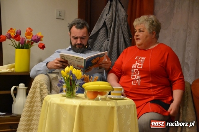 Zdjęcie w galerii na portalu naszraciborz.pl: Członkowie SITG Oddział w Rybniku wzięli udział w spektaklu Rozmówki na linii wiadomości z regionu