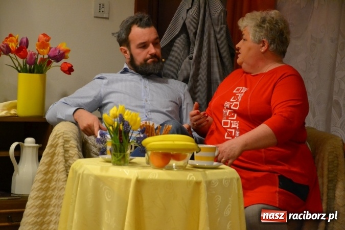 Zdjęcie w galerii na portalu naszraciborz.pl: Członkowie SITG Oddział w Rybniku wzięli udział w spektaklu Rozmówki na linii wiadomości z regionu