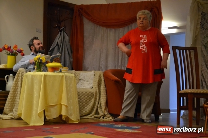 Zdjęcie w galerii na portalu naszraciborz.pl: Członkowie SITG Oddział w Rybniku wzięli udział w spektaklu Rozmówki na linii wiadomości z regionu