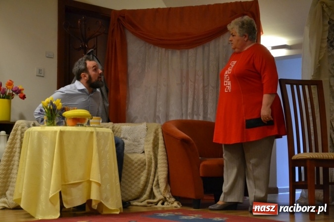 Zdjęcie w galerii na portalu naszraciborz.pl: Członkowie SITG Oddział w Rybniku wzięli udział w spektaklu Rozmówki na linii wiadomości z regionu