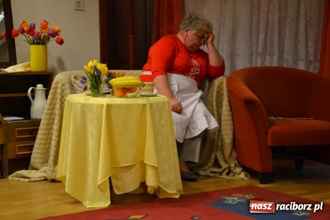 Zdjęcie w galerii na portalu naszraciborz.pl: Członkowie SITG Oddział w Rybniku wzięli udział w spektaklu Rozmówki na linii wiadomości z regionu