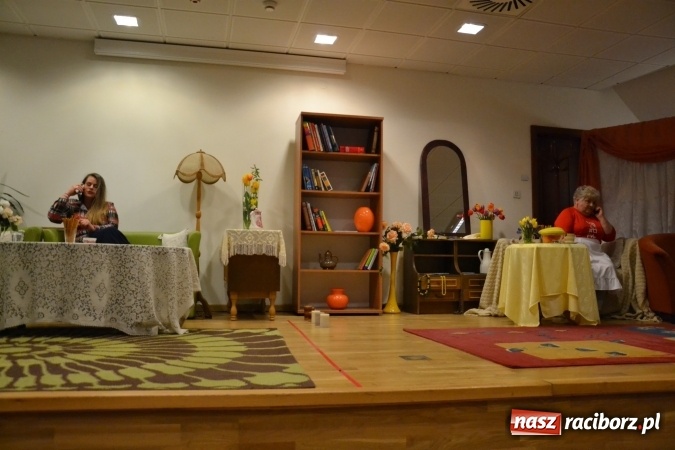 Zdjęcie w galerii na portalu naszraciborz.pl: Członkowie SITG Oddział w Rybniku wzięli udział w spektaklu Rozmówki na linii wiadomości z regionu