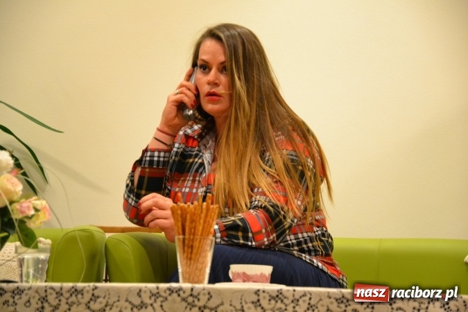 Zdjęcie w galerii na portalu naszraciborz.pl: Członkowie SITG Oddział w Rybniku wzięli udział w spektaklu Rozmówki na linii wiadomości z regionu