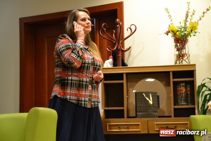 Zdjęcie w galerii na portalu naszraciborz.pl: Członkowie SITG Oddział w Rybniku wzięli udział w spektaklu Rozmówki na linii wiadomości z regionu