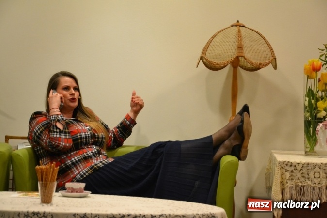 Zdjęcie w galerii na portalu naszraciborz.pl: Członkowie SITG Oddział w Rybniku wzięli udział w spektaklu Rozmówki na linii wiadomości z regionu