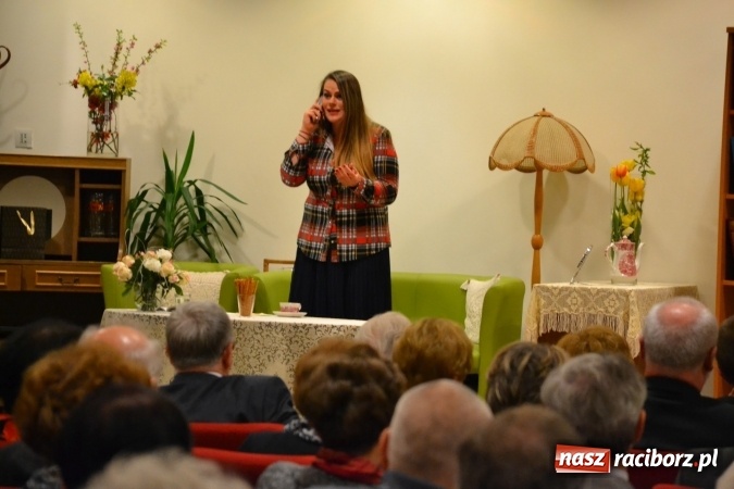 Zdjęcie w galerii na portalu naszraciborz.pl: Członkowie SITG Oddział w Rybniku wzięli udział w spektaklu Rozmówki na linii wiadomości z regionu
