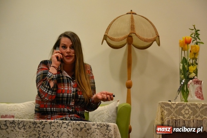 Zdjęcie w galerii na portalu naszraciborz.pl: Członkowie SITG Oddział w Rybniku wzięli udział w spektaklu Rozmówki na linii wiadomości z regionu