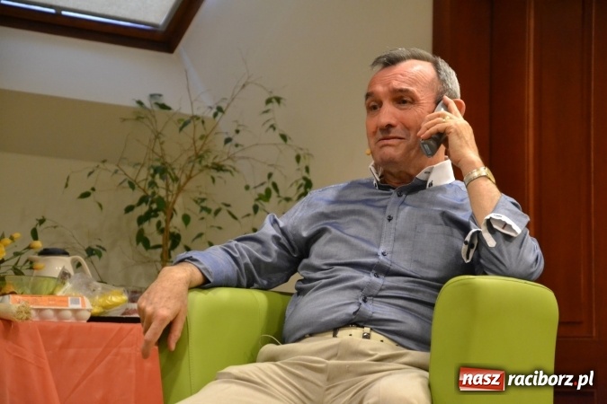 Zdjęcie w galerii na portalu naszraciborz.pl: Członkowie SITG Oddział w Rybniku wzięli udział w spektaklu Rozmówki na linii wiadomości z regionu